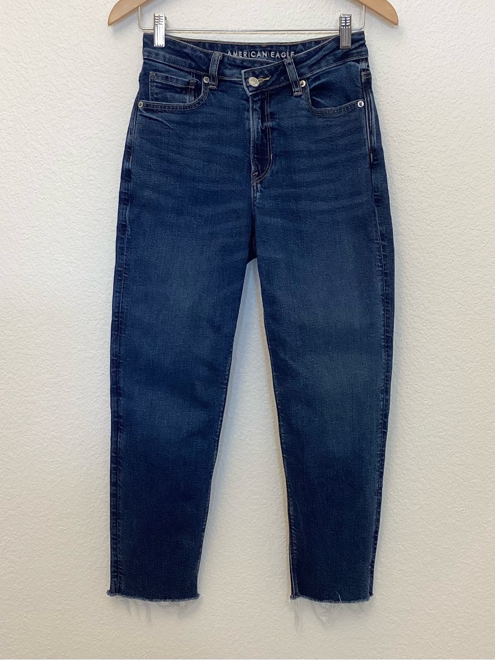 American Eagle 2 Short Mom Straight Jeans High Rise Women’s Crossover Waist 2022 - Picture 2 of 16